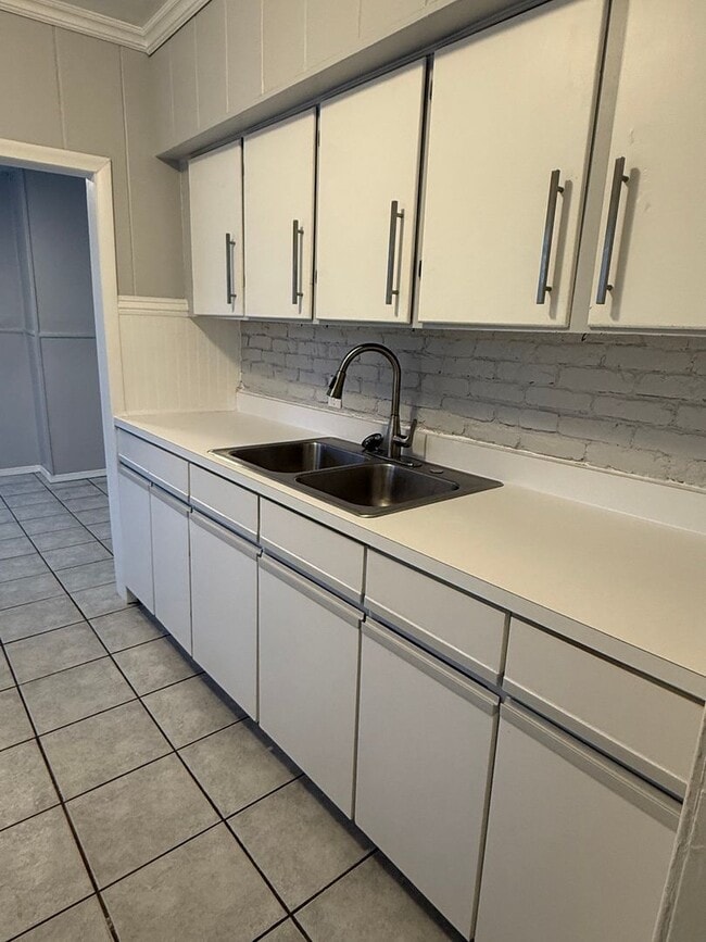 Building Photo - All Appliances Included