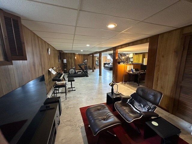 finsoegd lower walk out - 1 Lakeshore Dr W