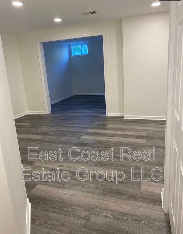 Building Photo - 27 Dunlap Dr