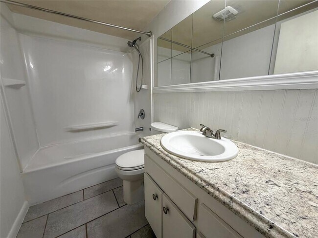Building Photo - 215 S McMullen Booth Rd