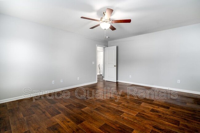 Building Photo - 411 Quick Silver Dr