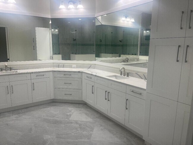 Building Photo - 4691 Estates Cir