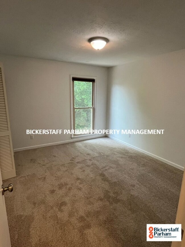 Building Photo - Great Experiences Are Just Around The Corner, Located Off Wynnton Road!