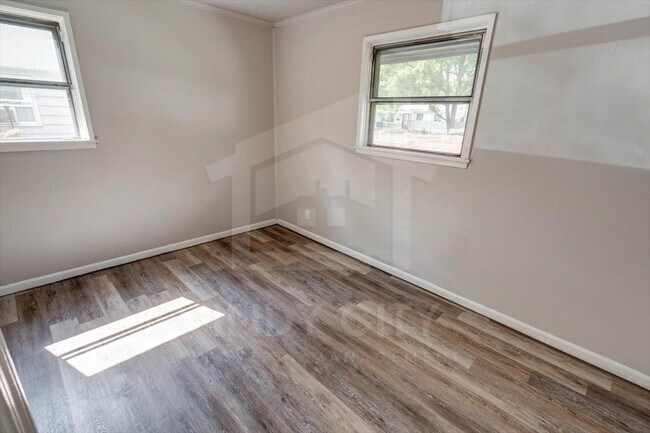 Building Photo - 7315 E 53rd St