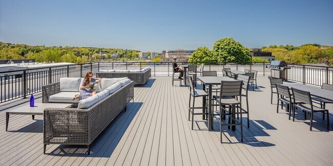 Building Photo - 3531 Washington St