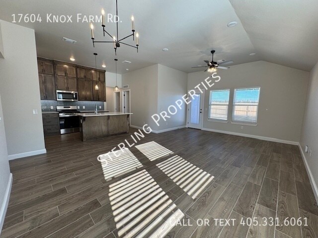Building Photo - 17604 Knox Farm Rd