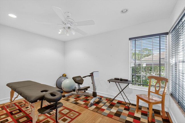 Building Photo - 2725 Pointe Cir