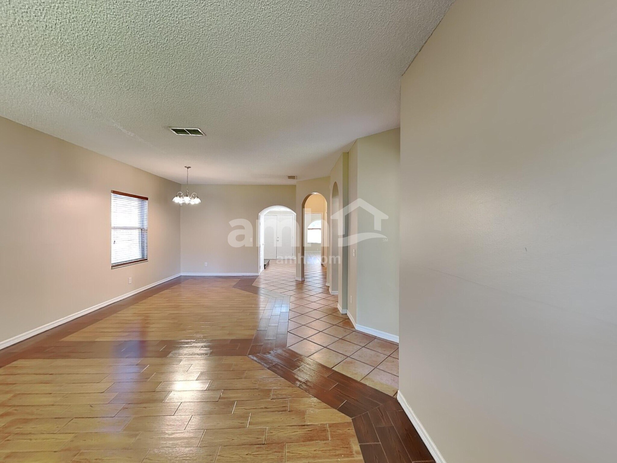 Building Photo - 633 Prince Ln