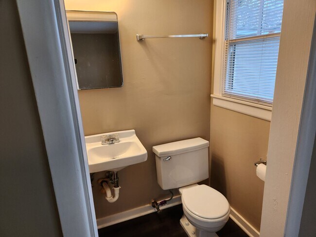 Building Photo - Forest Park School District!