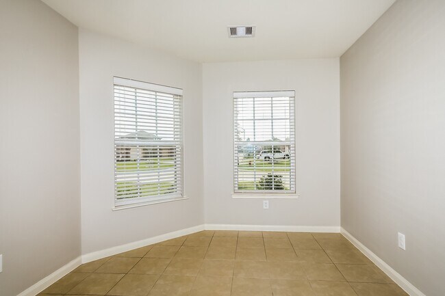 Building Photo - 22422 Base Light Dr