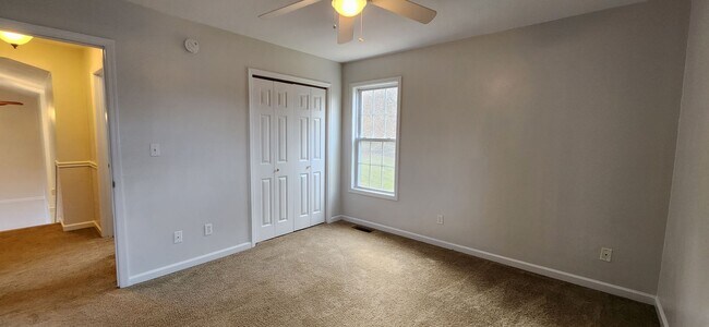 Building Photo - Available Now!! 3 to 4 Bedroom, 3 Full Bat...