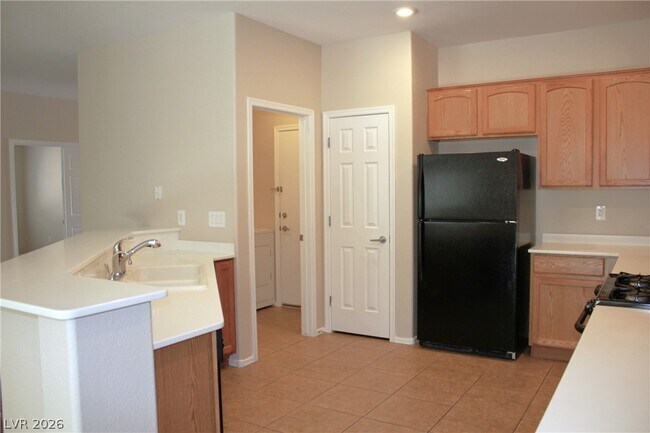 Building Photo - 2212 Sawtooth Mountain Dr