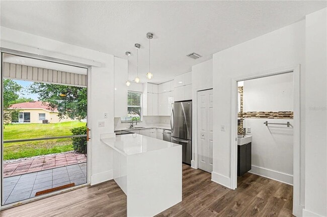 Building Photo - 12268 Country White Cir