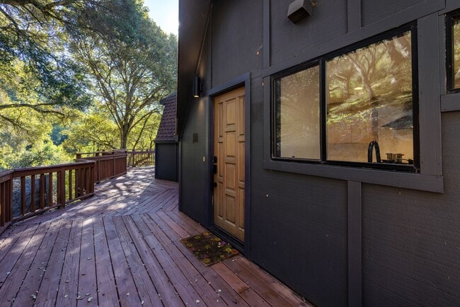 Building Photo - 250 Homestead Trl