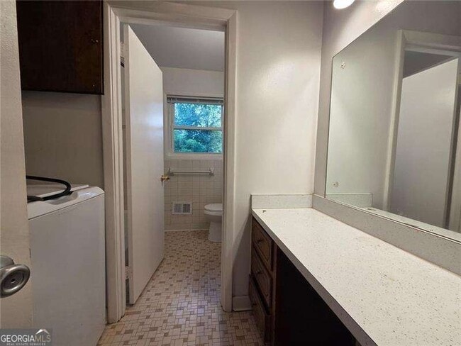 Building Photo - 762 Lancelot Dr