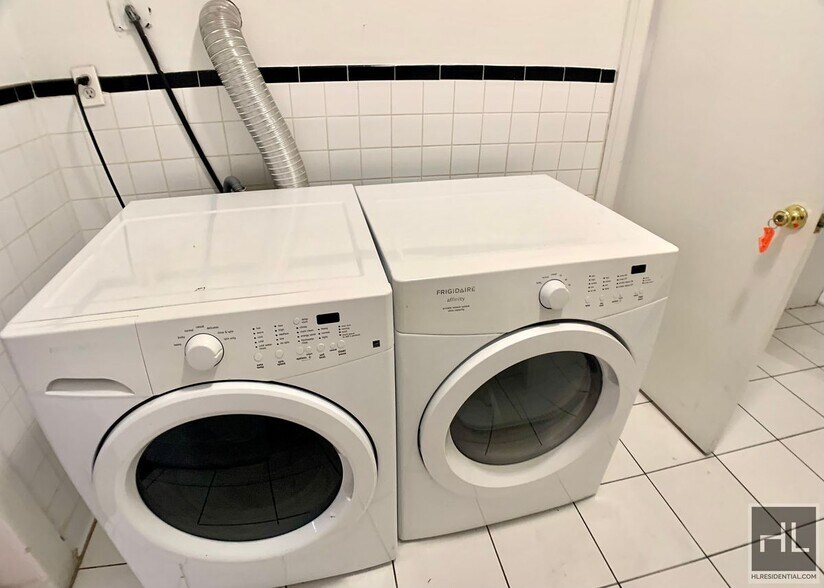 Building Photo - WEST 58 STREET