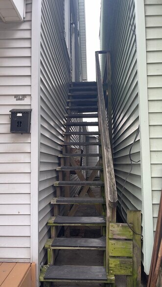 Building Photo - 156 S 2nd St