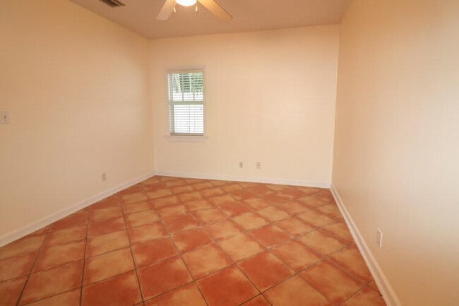 Building Photo - 808 Flamingo Dr