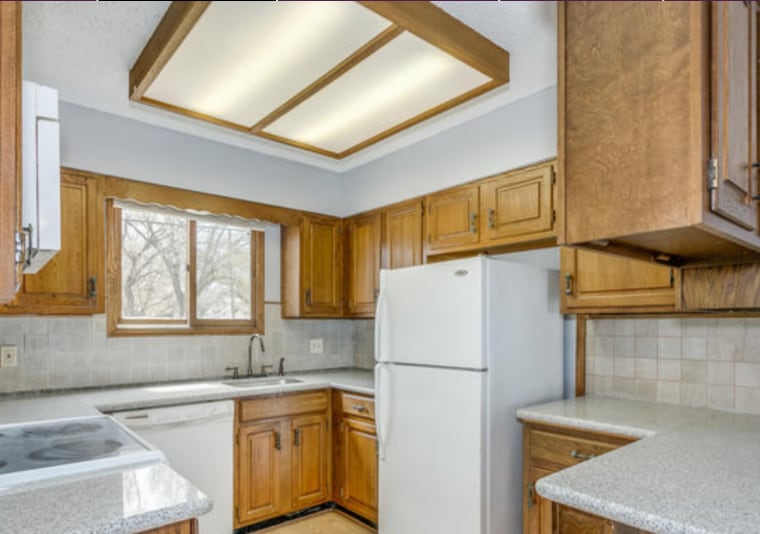 Building Photo - 142 E. Wood