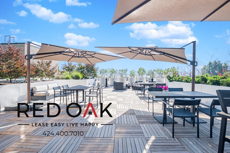 Building Photo - 700 N Spaulding Ave