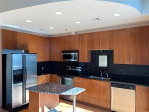 Building Photo - 923 Peachtree St NE