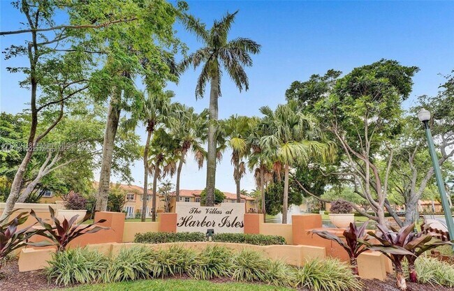 Primary Photo - 2313 Clipper Pl