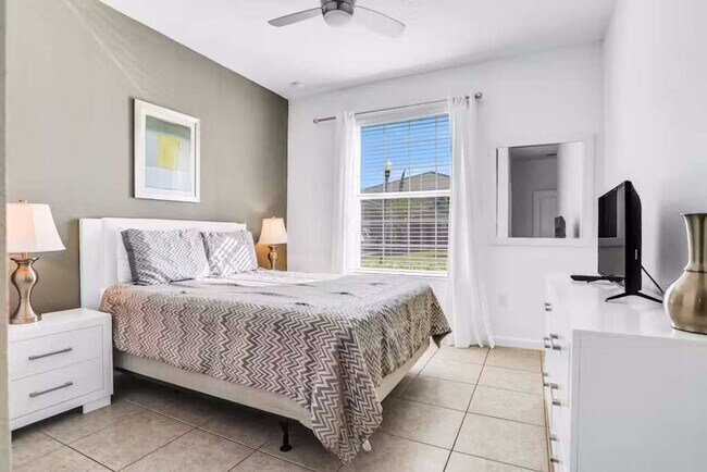 Building Photo - 4140 Oak Tree Dr