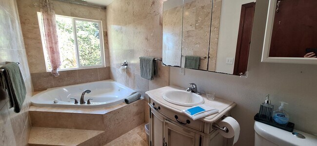 Building Photo - Kula Kai Home 3/bd 2/bth