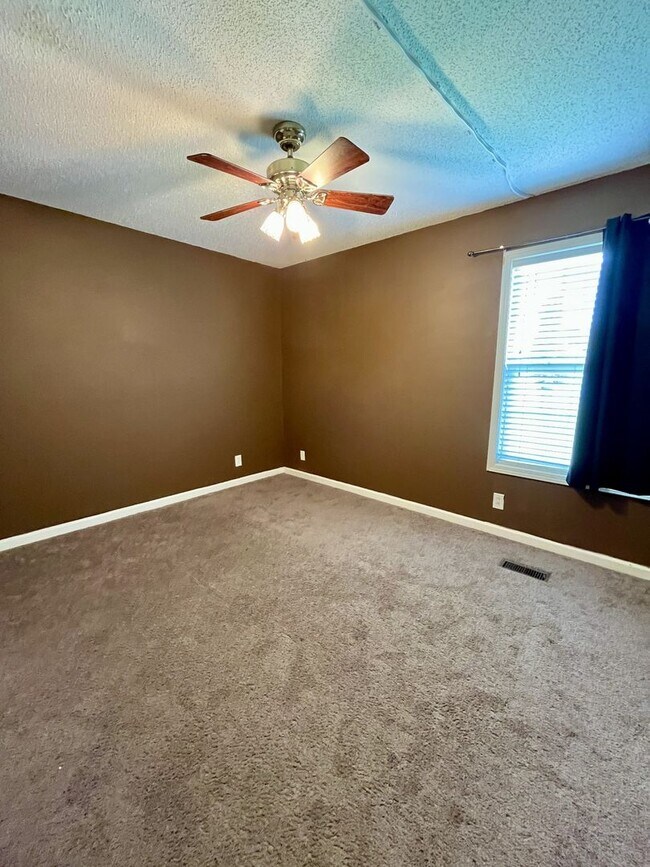 Building Photo - 2758 Shepherds Ct