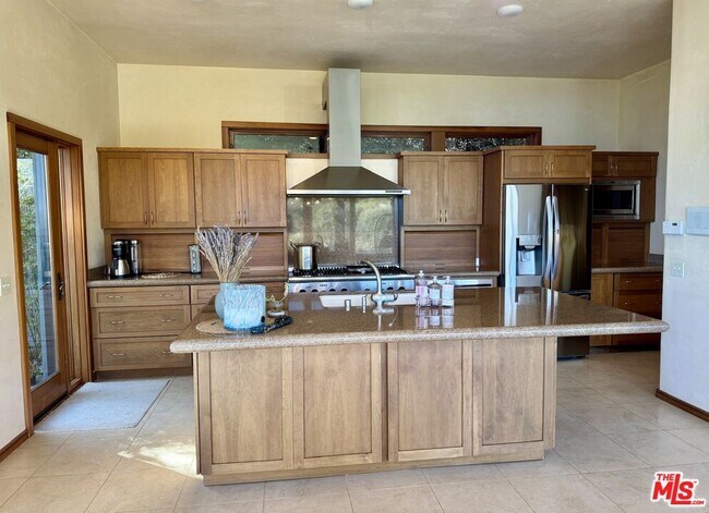 Building Photo - 401 Nicholas Ln