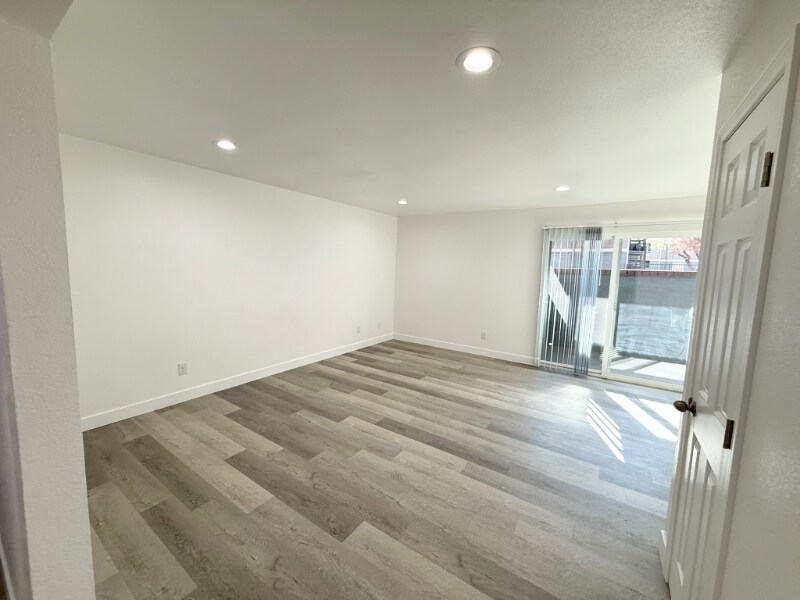 Building Photo - 1750 Karen Ave