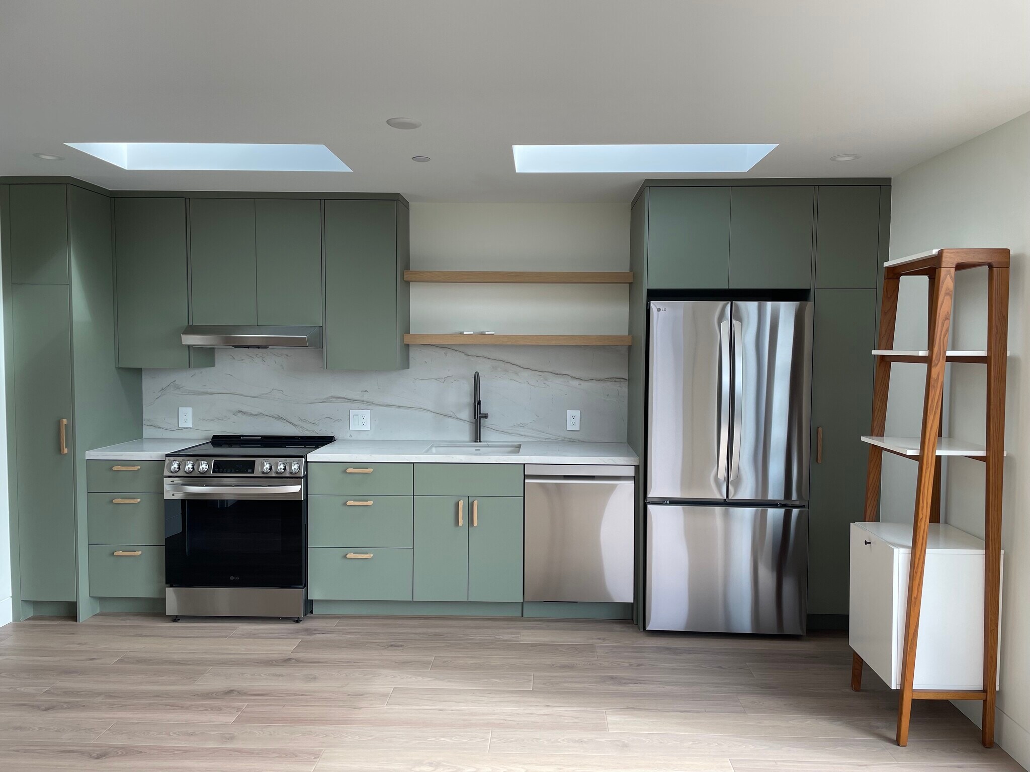 Kitchen - 1825 Wilstone Ave