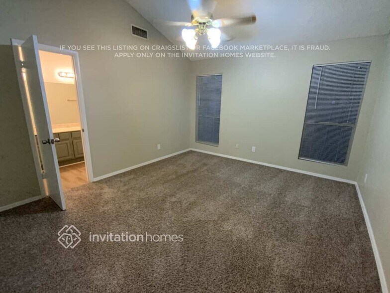 Building Photo - 7731 W Shaw Butte Dr