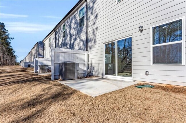 Building Photo - 1645 Villageside Ct