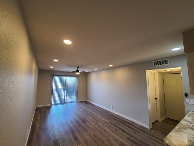 Building Photo - 256 Lake Havasu Ave S