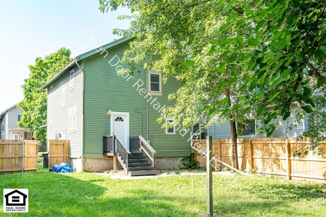Building Photo - 336 W Williams St