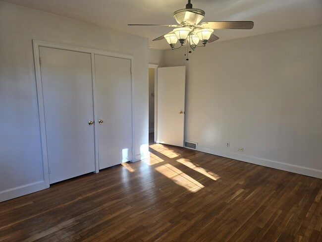 Building Photo - 1831 W 1st St