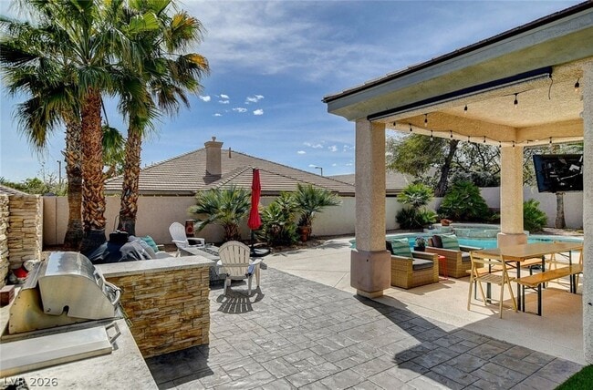 Building Photo - 10553 Linderhof Ave