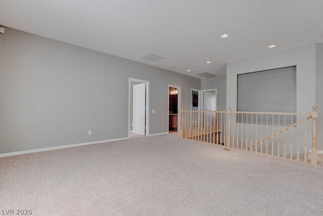 Building Photo - 2589 Chateau Clermont St