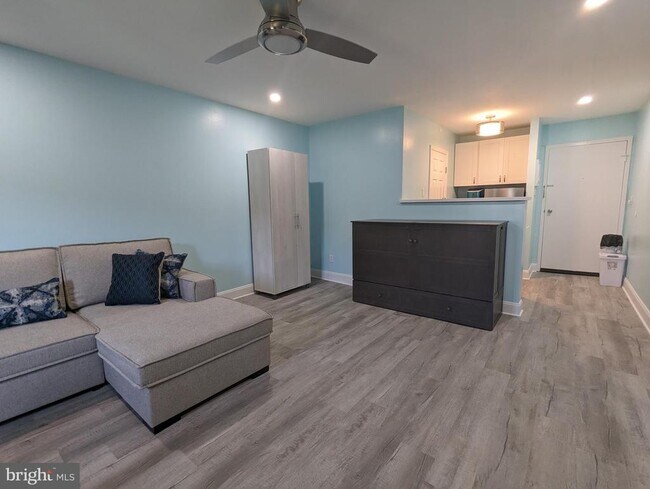 Building Photo - 725 Allen Dr