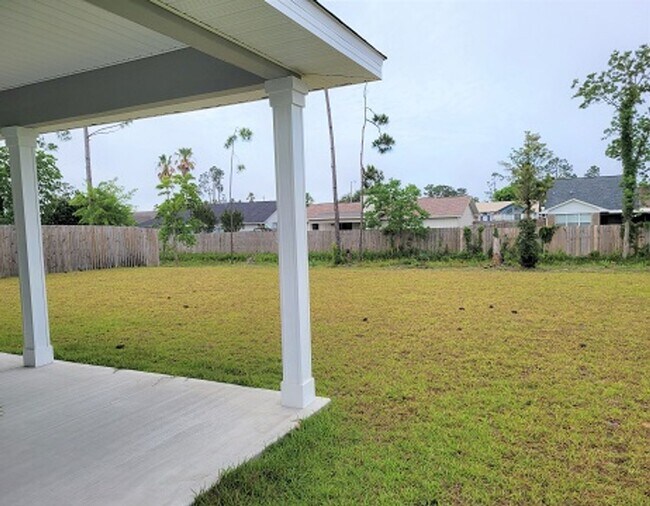 Building Photo - Bridge Harbor!  4 bedroom 2 bath home with...