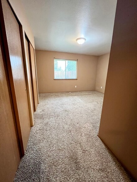Master bedroom - 9928 148th Street Ct E