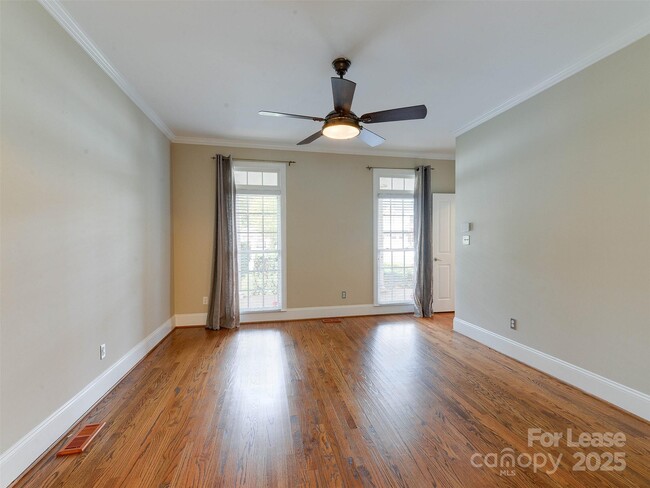 Building Photo - 620 Marsh Rd