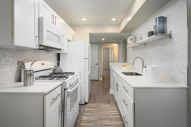 Building Photo - Canterbury Apartments