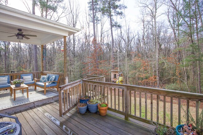 Building Photo - Spacious 5-Bedroom Home with 3 Full Bathrooms in Carthage, NC - Perfect for Your Family!