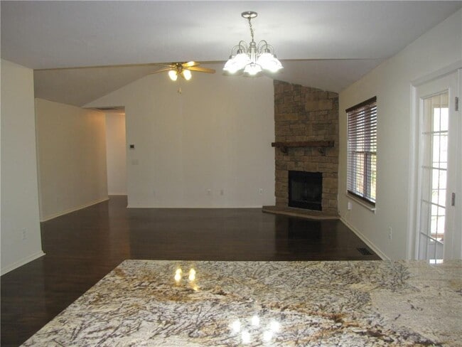 Building Photo - 70 Merritt Dr