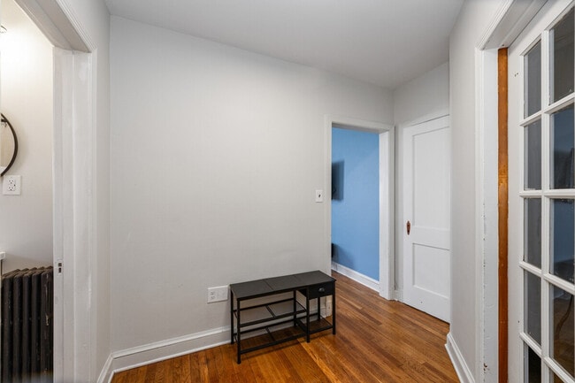 Building Photo - 4000 Vine St