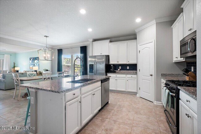 Building Photo - 61 MOORINGS COURT