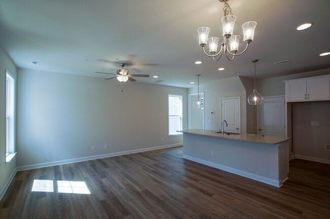 Building Photo - 313 Conrad Ln