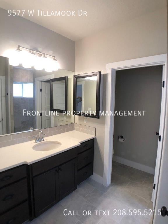 Building Photo - 9577 W Tillamook Dr